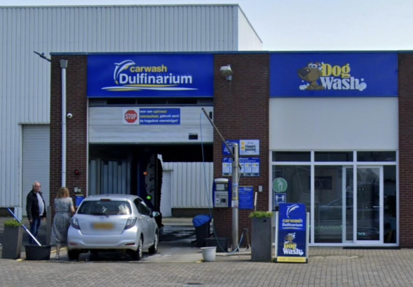 Foto van de hondenwasstraat bij locations/carwash-dulfinarium-1681757910999.webp