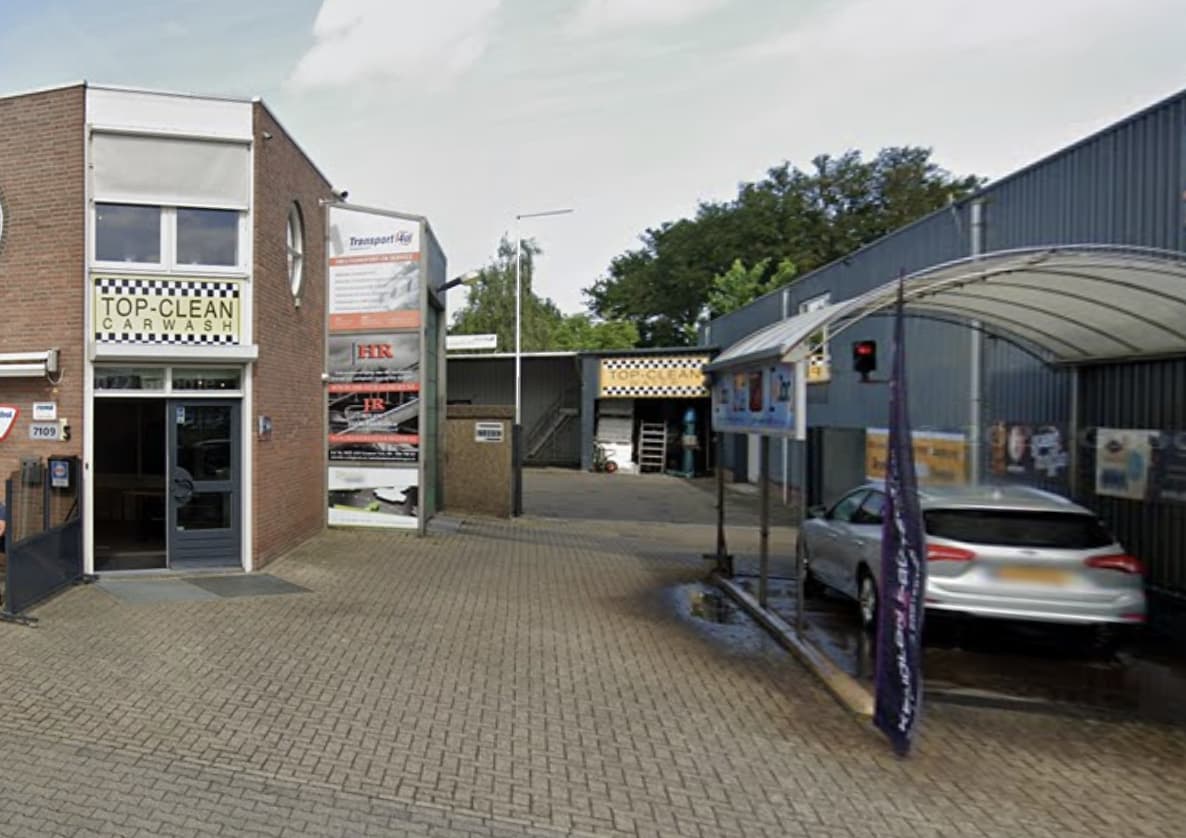 Foto van de hondenwasstraat bij locations/top-clean-carwash-1682442039205.webp